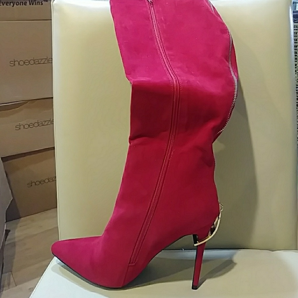 Red HOTTT!